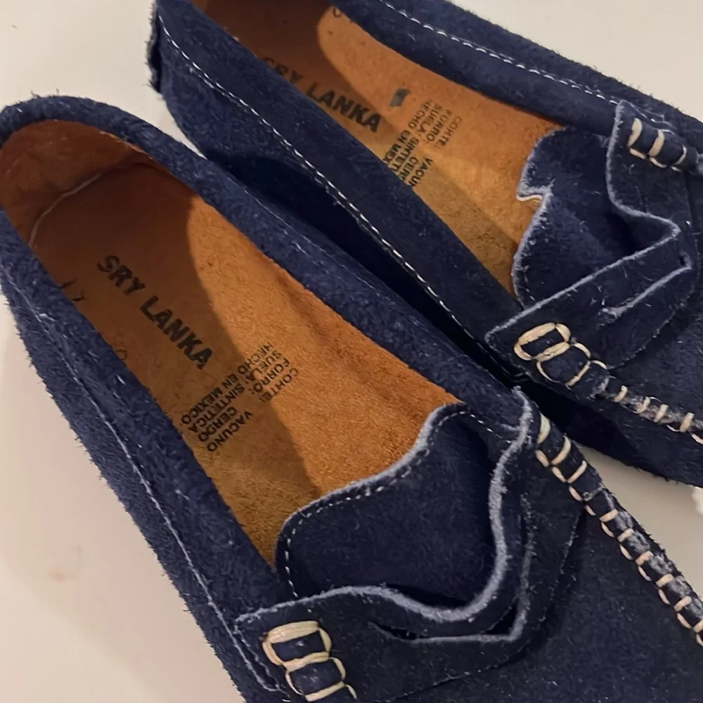 Sry Lanka Boys blue suede driving moccasins
